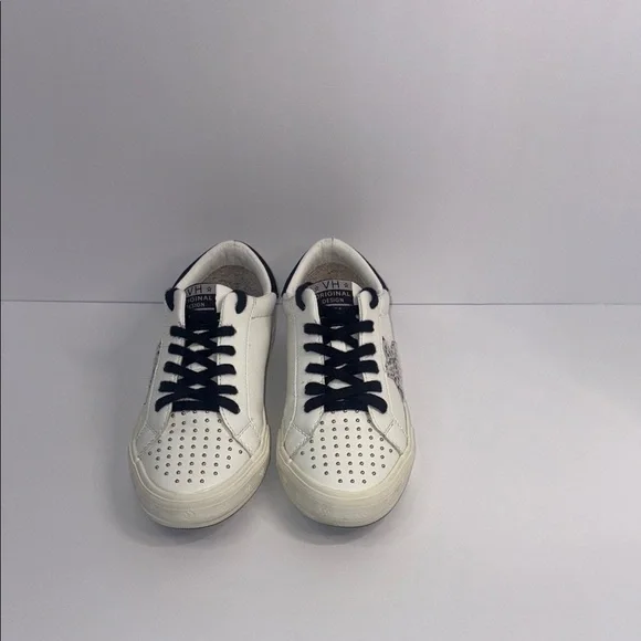 Vintage Havana White and Black Athletic Shoes - Picture 2 of 11